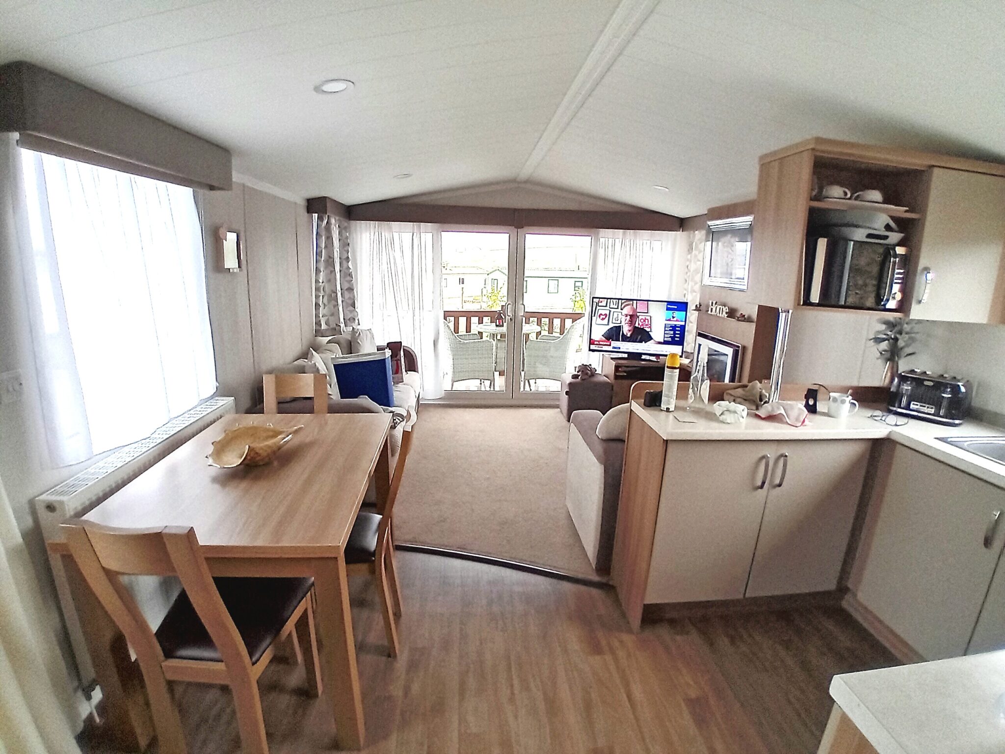 kitchen to decking